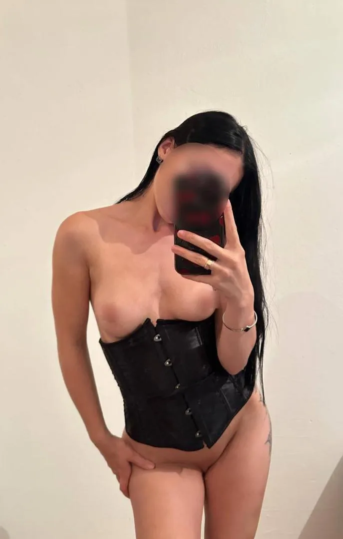POKAZY MATERIALY - zdjęcie profilowe