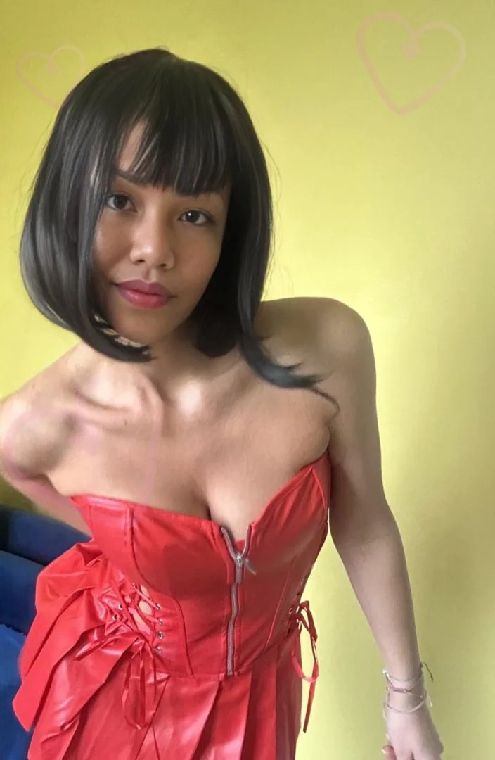 Emily online - zdjęcie 3