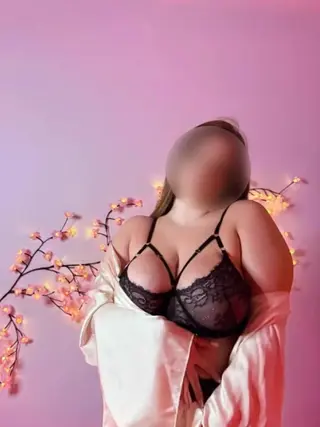 Ogłoszenie towarzyskie Warszawa Wola - Busty Amelia Massage