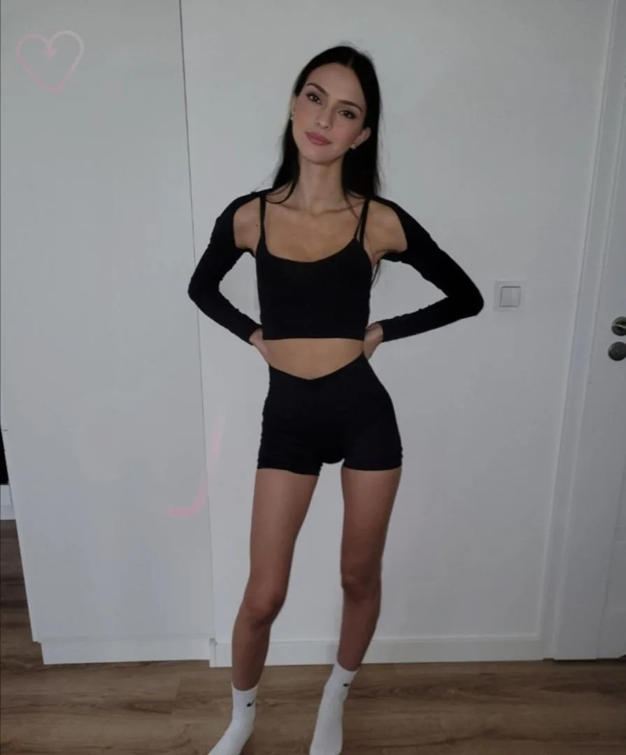 Szczupła suczka - zdjęcie profilowe