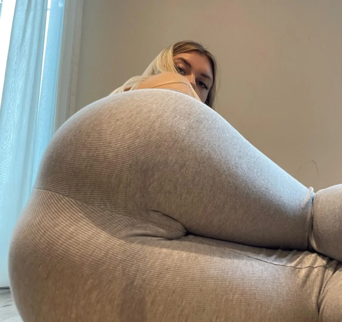 LENA - zdjęcie profilowe