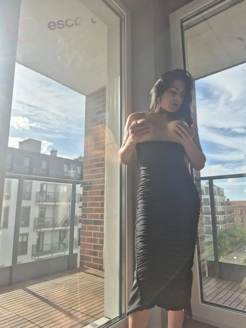 MIA HOT NEW - zdjęcie 16, Warszawa