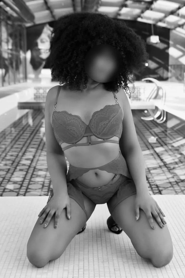 czarny Nuru massage - zdjęcie 4, Białystok