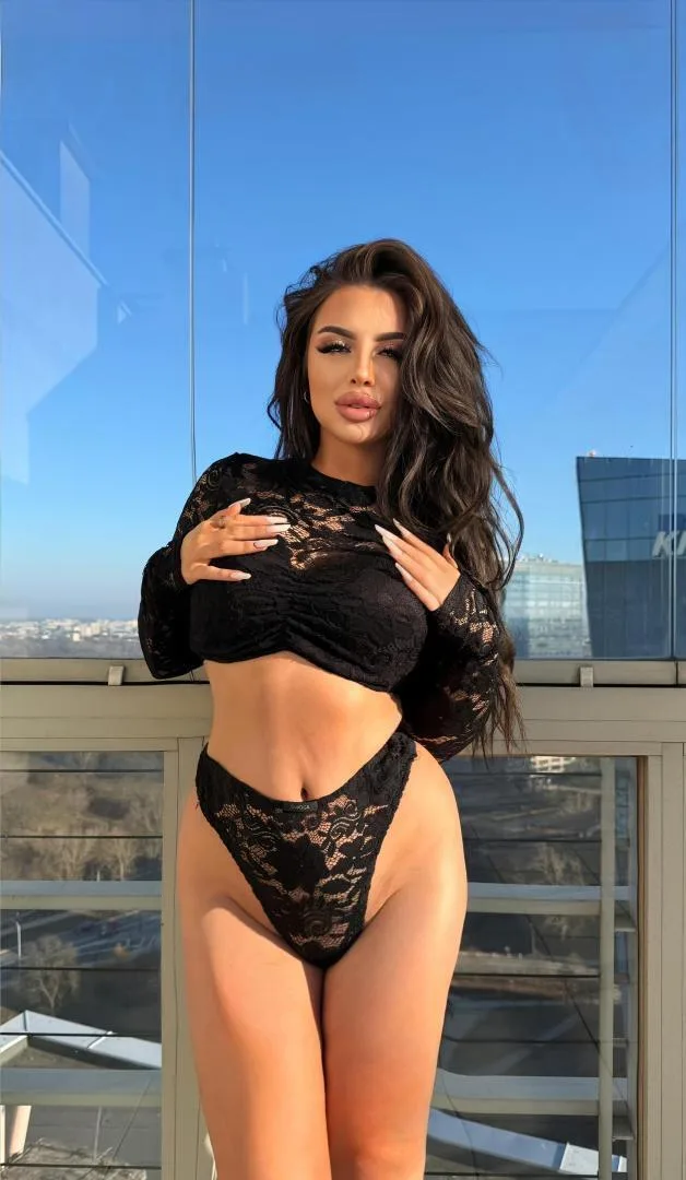 Laura masuje - zdjęcie profilowe, Warszawa