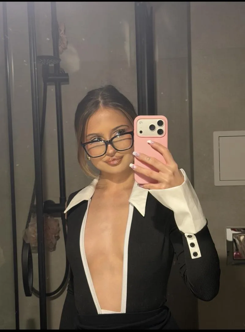 Laura Kiss - zdjęcie 2