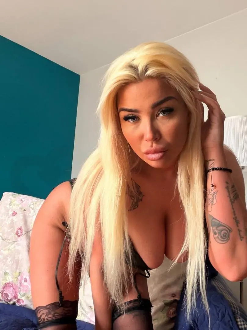 Blondi MILF - zdjęcie 4