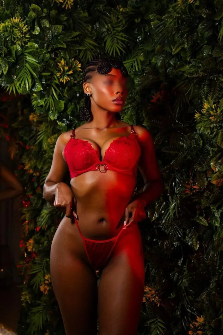 REBECCA BAD BUNNY - zdjęcie 3, Warszawa